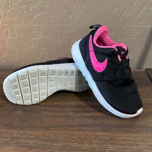 Nike Roshe, Toddler size 9